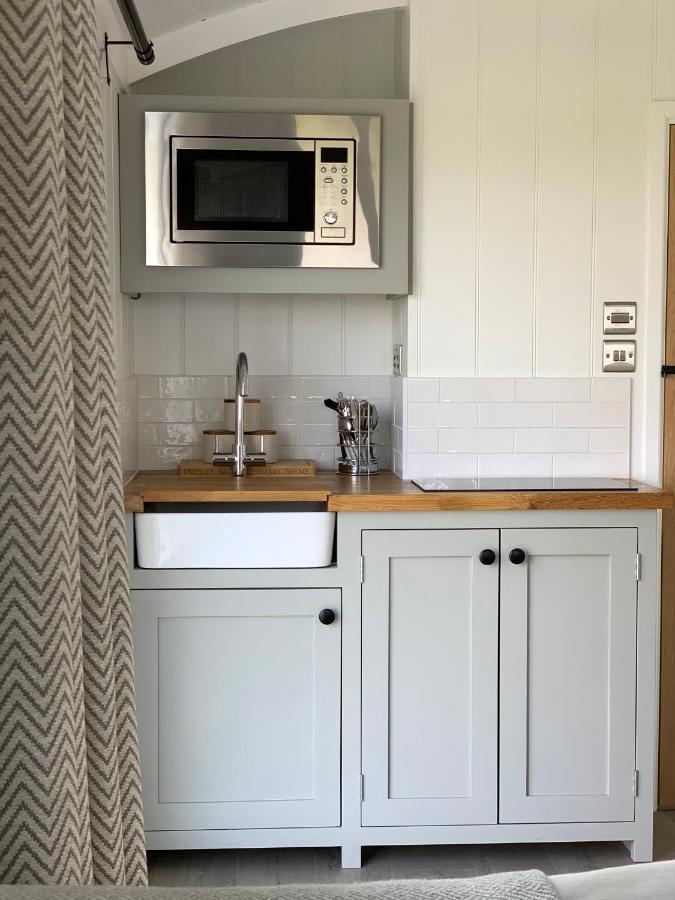 Wellsprings Farm - Self-catering Shepherds Hut With Private Garden * Durham